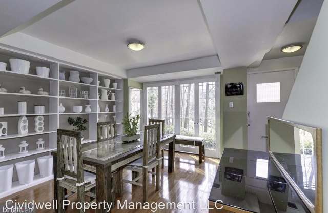 1755 Harvard St NW Gallery 4