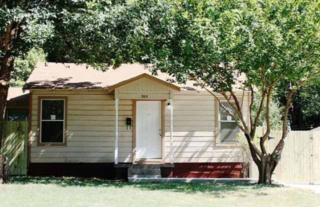 205 HOSACK Street - 205 Hosack Street, Arlington, TX 76010