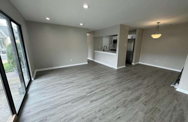805 THE WOODS Gallery 2