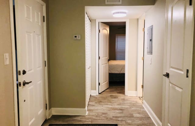 115 S Lois Ave # 220 - 115 S Lois Av 220, Tampa, FL 33609