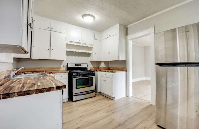 Freshly Updated 3 Bedroom House photos photos