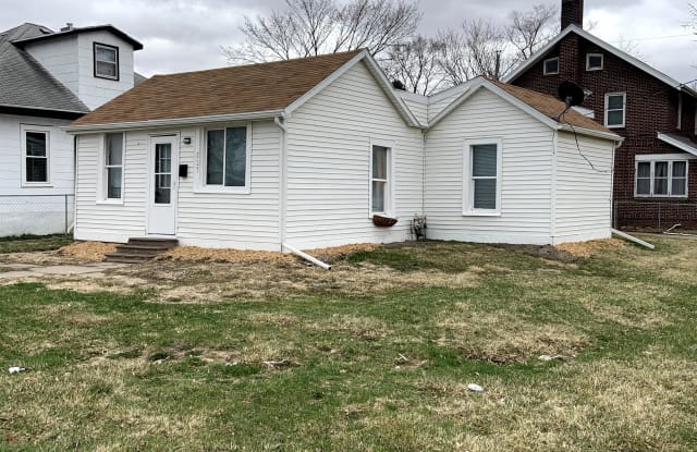 827 7th Avenue - 827 7th Avenue, Council Bluffs, IA 51501