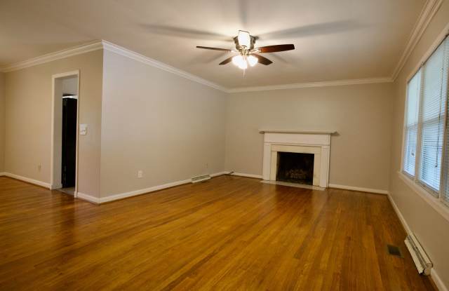 656 E Samford Gallery 3