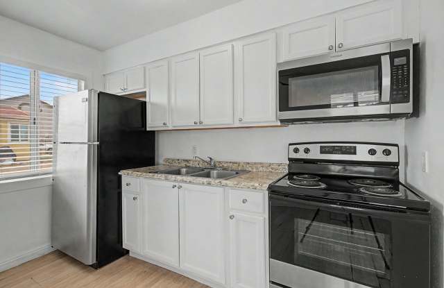 *** Two bedroom home with yard *** photos photos