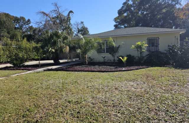 121 Carolyn Way photos photos