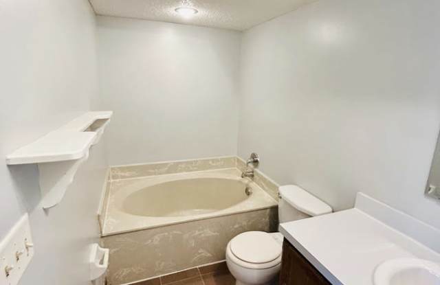5664 Bennington Dr Gallery 4
