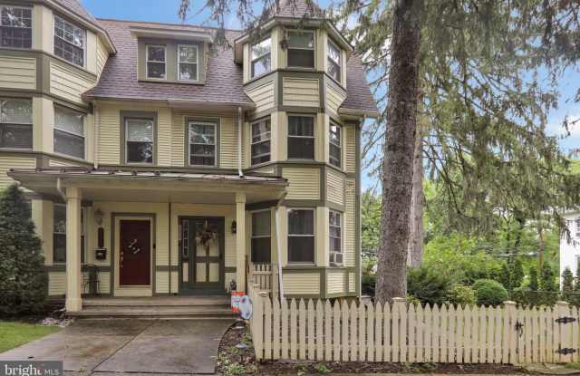 1163 CLEVELAND Avenue Gallery 1