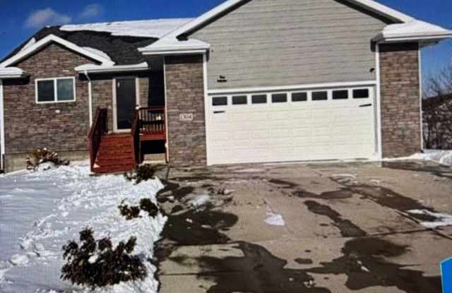 Beautiful 4 Bedroom Home for Rent photos photos
