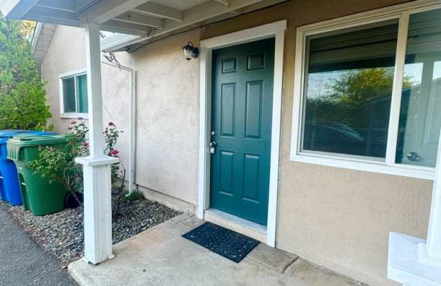 Spacious 3 Bedroom! photos photos