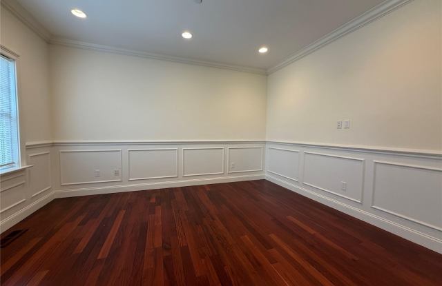 78 Fremont Street Gallery 3
