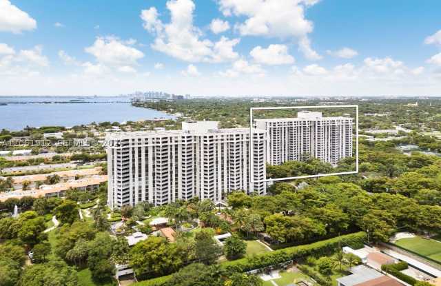 2000 Towerside Ter Gallery 1