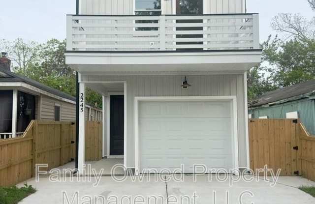 2245 Fillmore Street photos photos