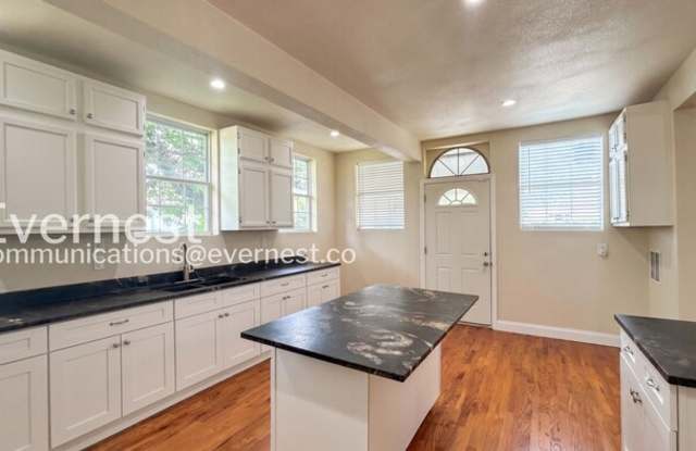 128 East Summit Avenue Gallery 3
