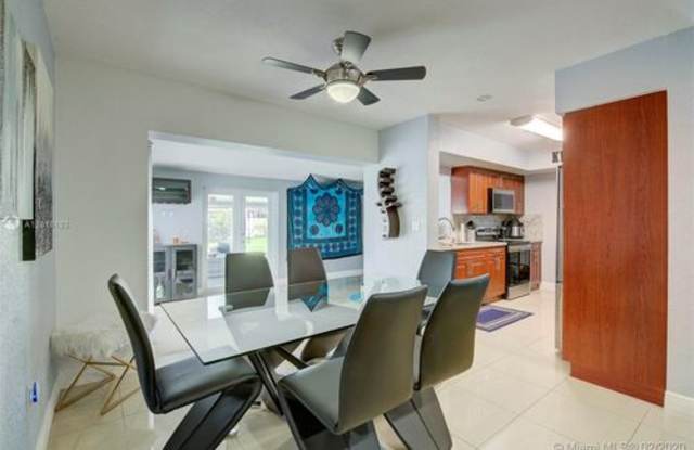 5900 West 12th Court Gallery 3
