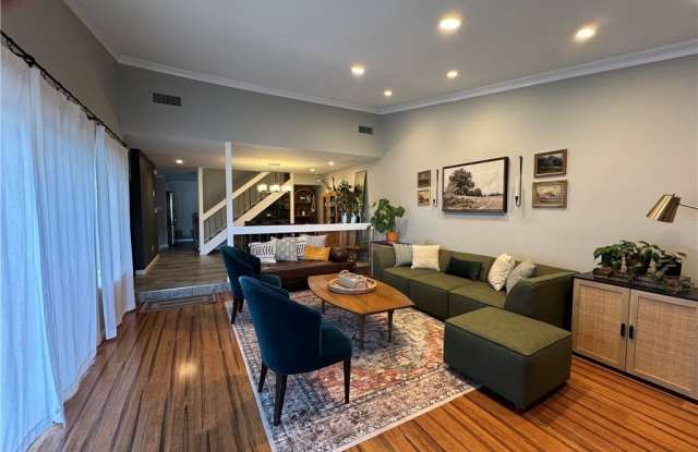 10141 Valley Circle Boulevard Gallery 3