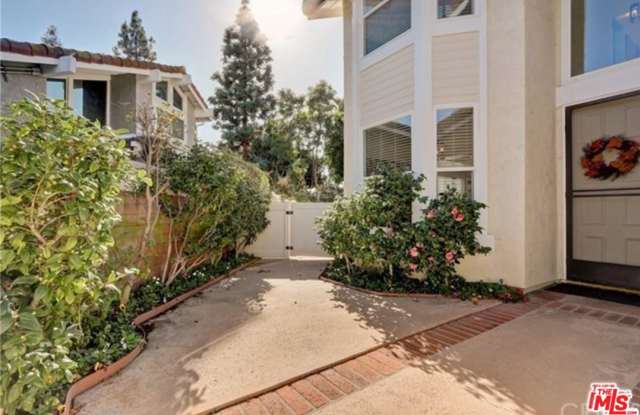 4001 COOGAN Circle Gallery 2