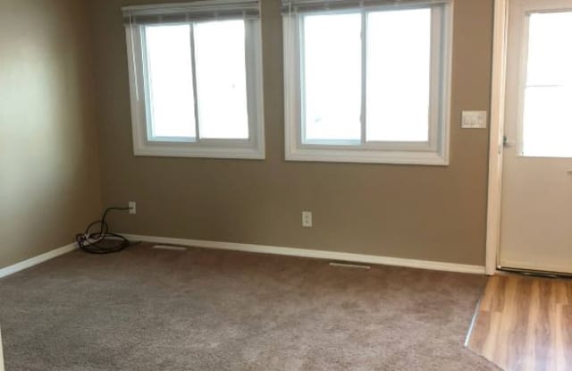 1469 Goodwin Ave N. - 1469 Goodwin Avenue North, Oakdale, MN 55128