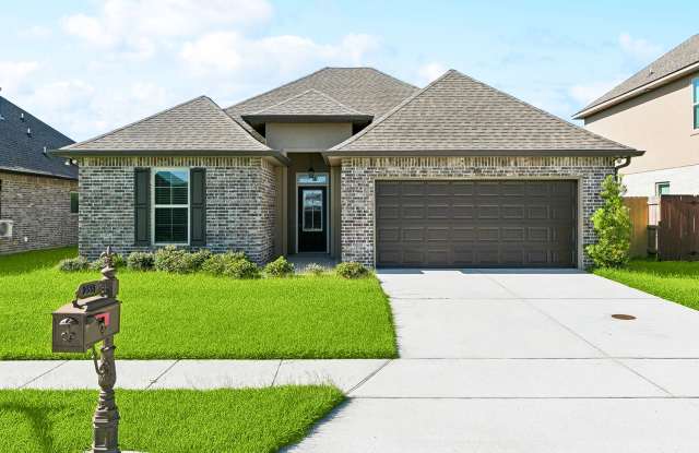 Modern Comfort Meets Cozy Charm in This 3-Bedroom Marrero Gem! photos photos