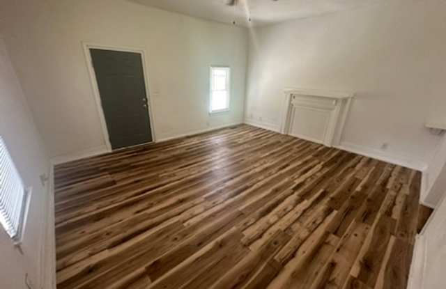 2 bedroom, 1 bath house in Columbia! Gallery 4