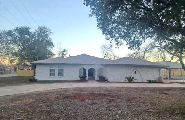 400 W Villaret photos photos