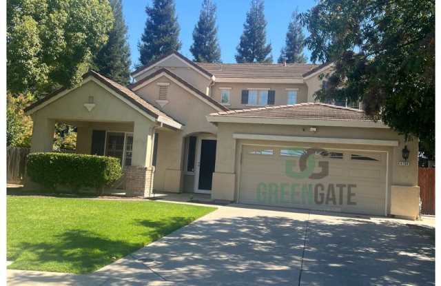 North Modesto 5 Bedroom Home Ready to Be Called Home! Gallery 1