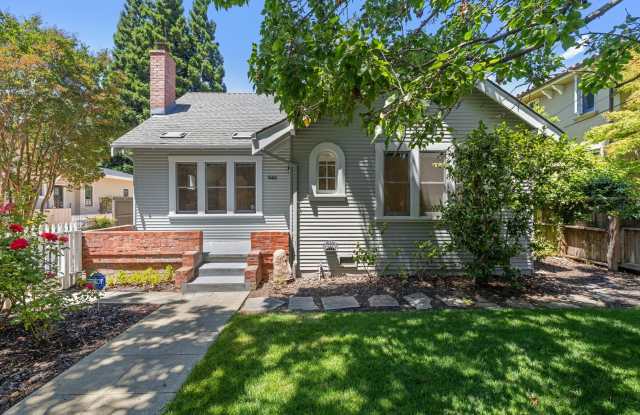 Charming 2BR Cottage in Premier Crescent Park Location photos photos