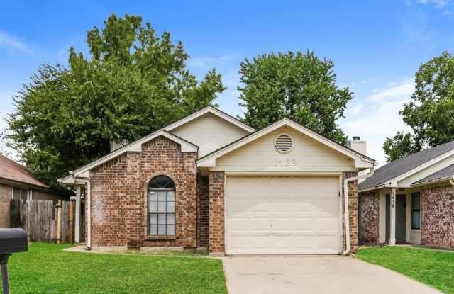 1432 Horncastle Street - 1432 Horncastle Street, Fort Worth, TX 76134