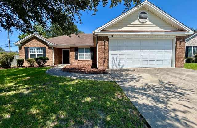 Spacious 3-Bedroom Home with Open Floor Plan & Private Fenced Yard Gallery 1