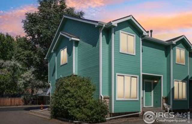 3 Bedroom Townhome in Loveland! - 950 North Monroe Avenue, Loveland, CO 80537