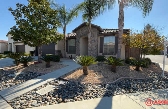 4-Bedroom Home in Gossamer Grove! - 9501 Red Pine Drive, Shafter, CA 93263 4-Bedroom Home in Gossamer Grove! - 9501 Red Pine Drive, Shafter, CA 93263