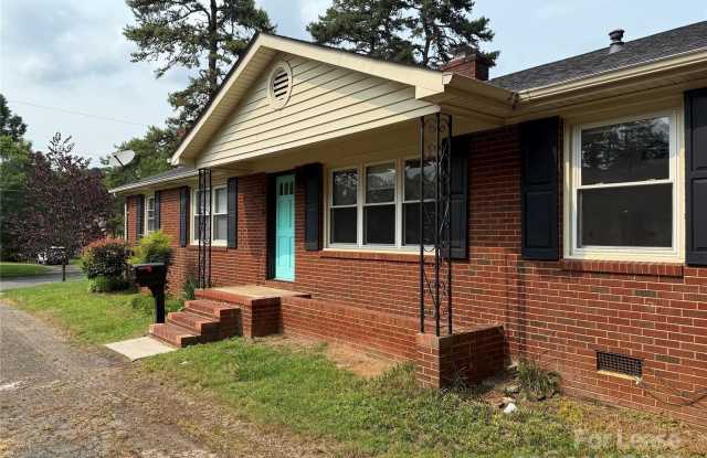 1510 Woodhill Lane - 1510 Woodhill Lane, Charlotte, NC 28205