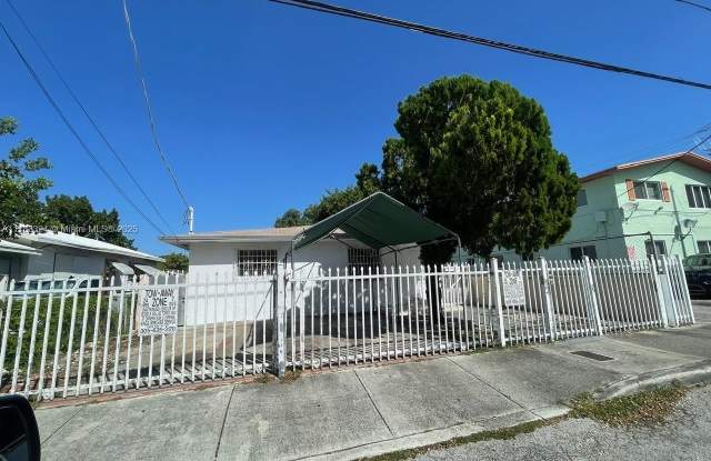 1019 NW 24th St photos photos