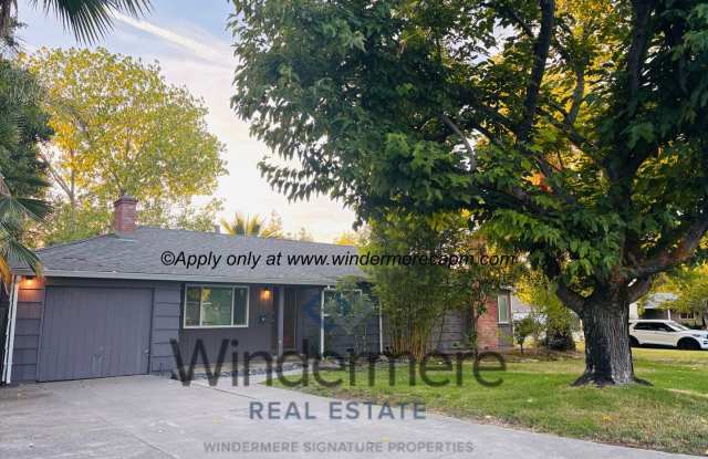 2 bed/1 bath duplex in prime location! Water, garbage sewer  landscaping included! photos photos