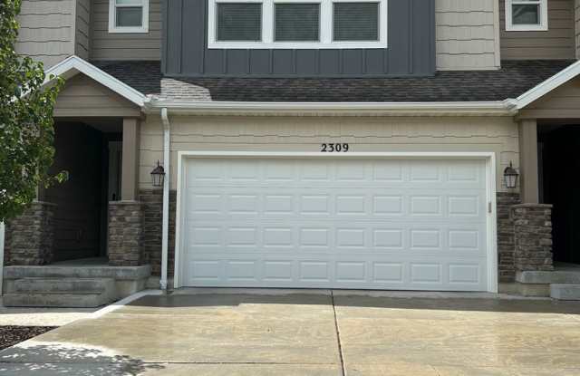 4 Bedroom 3 Bathroom Townhome - 2309 West Cresthaven Lane, Lehi, UT 84043