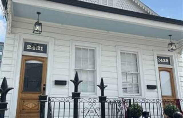 2431 GRAVIER Street Gallery 2