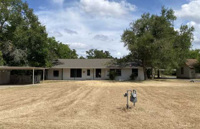 731 Inwood Dr - 731 Inwood Drive, Bryan, TX 77802 731 Inwood Dr - 731 Inwood Drive, Bryan, TX 77802