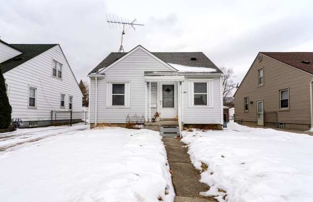 Move-In Ready 3 Bedroom, 2 Bathroom Home in Dearborn photos photos