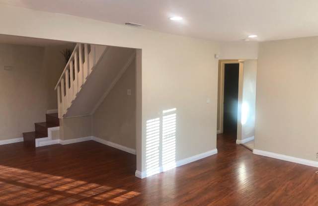 5054 Novgorod St. Gallery 3