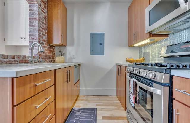 37 Pleasant St - 37 Pleasant Street, Portland, ME 04101