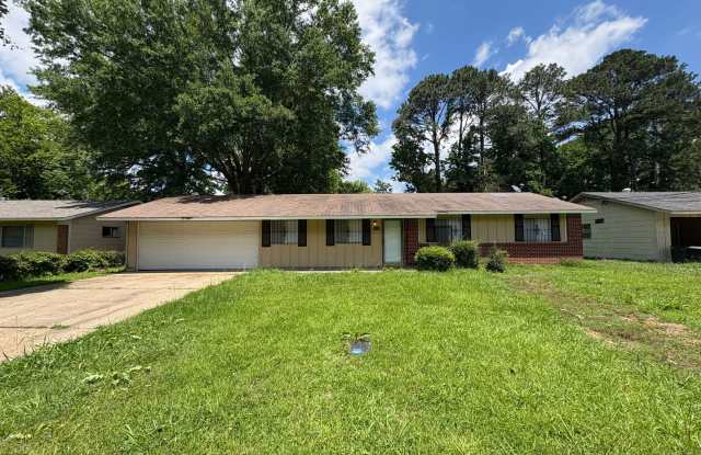 3 Bed/1.5 Bath in Westland Plaza - 3435 Casa Grande Circle, Jackson, MS 39209