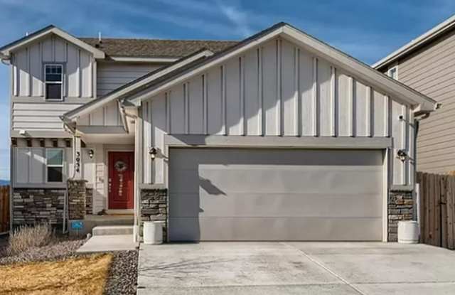 3br 3b in Great Location w/Backyard photos photos
