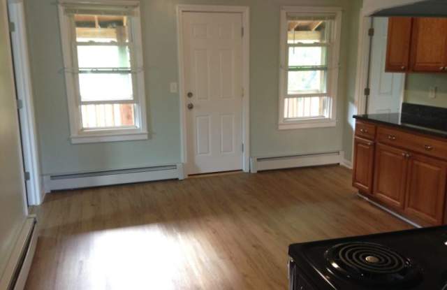 119 Maltby St FL #3 Gallery 3