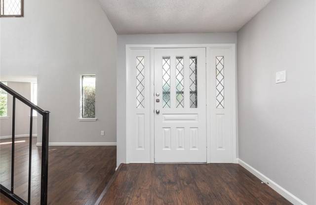 2225 Park Hill Drive Gallery 2