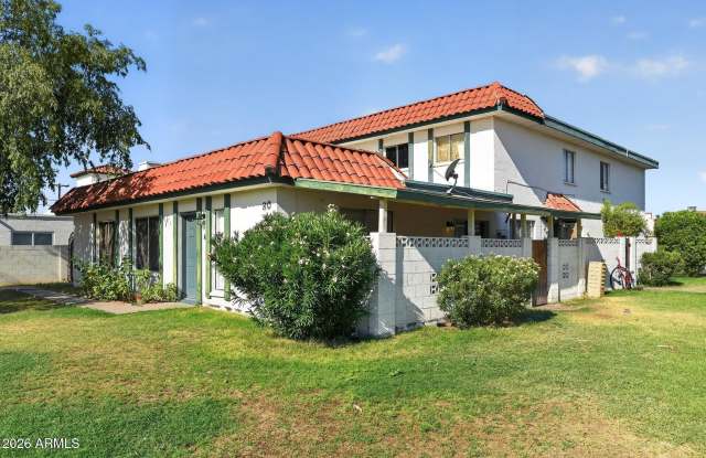 2132 W GLENROSA Avenue Gallery 2