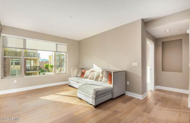4803 N Woodmere Fairway Gallery 4