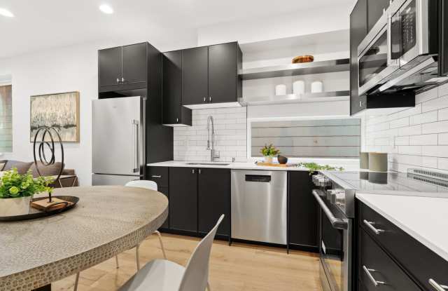 Like new 2 bedroom townhome in Georgetown photos photos