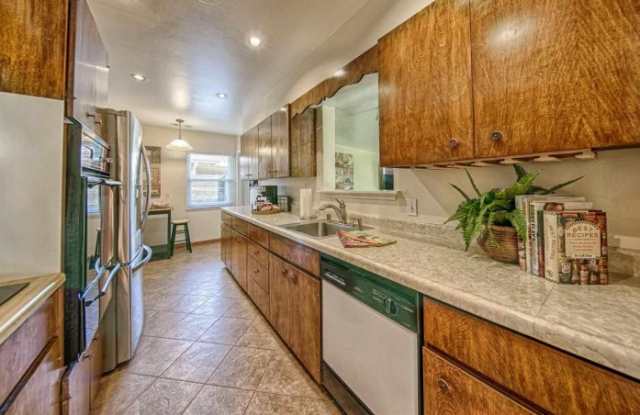 2137 Sherman Drive Gallery 2
