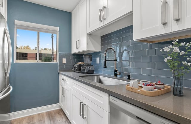 Catalina Apartments Gallery 3