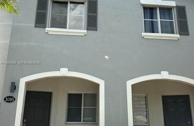 3085 SE 17th Ave photos photos