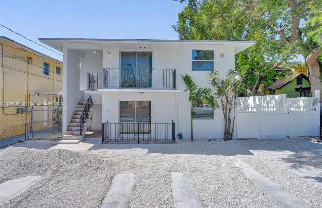 3290 NW 4th St photos photos